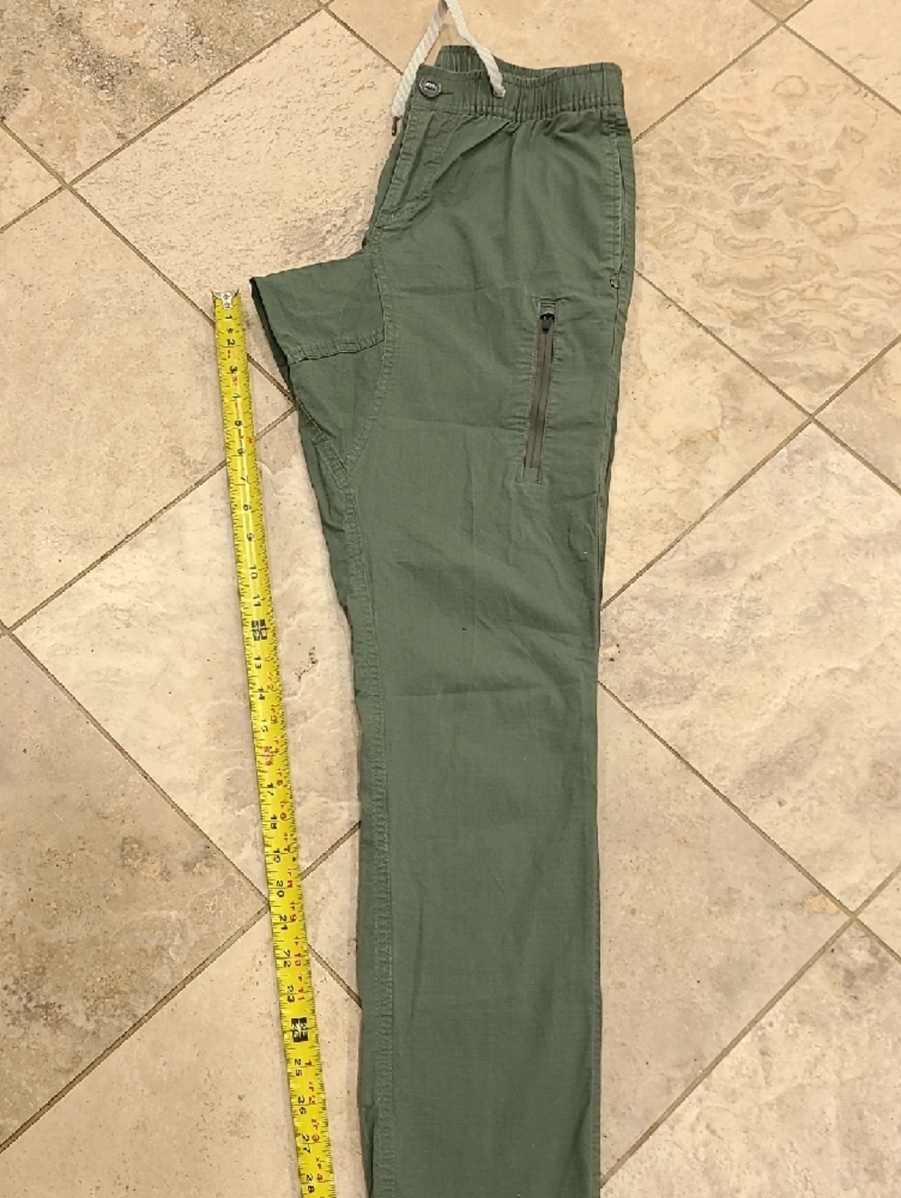 Vuori Olive Green Drawstring Cargo Joggers for Men - Picture 7 of 8